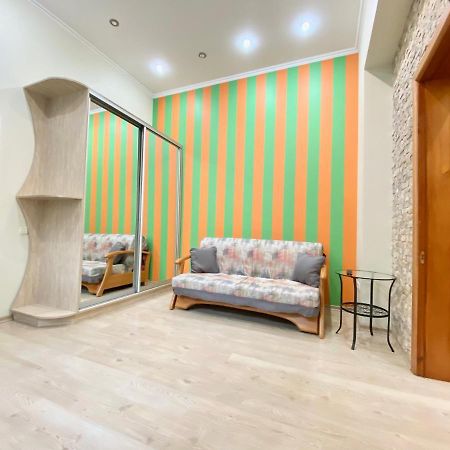 Old Town Apartments Lanzheron Beach Одеса Екстериор снимка