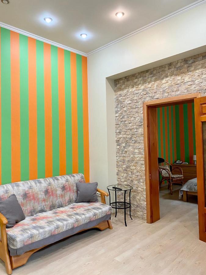 Old Town Apartments Lanzheron Beach Одеса Екстериор снимка