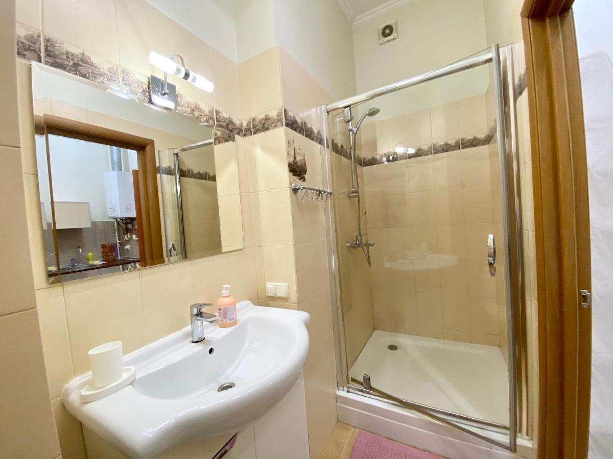 Old Town Apartments Lanzheron Beach Одеса Екстериор снимка